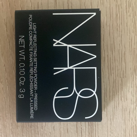 NARS Translucent Setting Powder - Crystal - Picture 5 of 5